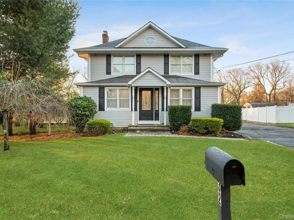 32 Greenport Avenue, Medford NY 11763