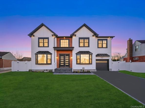 11 Goshen Street, Elmont NY 11003