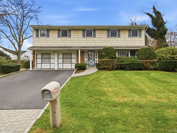 16 Pantzer Street, Smithtown NY 11787