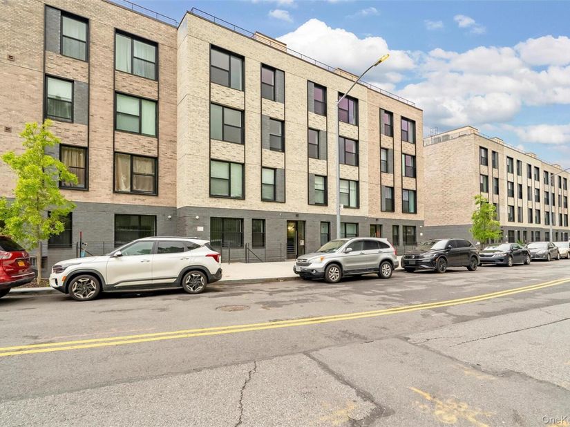 351 Bronx River Avenue 3A, Bronx NY 10473