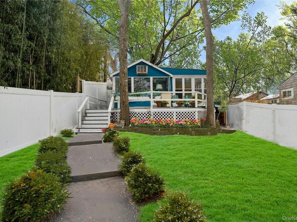 74 Richardson Avenue, East Hampton NY 11937