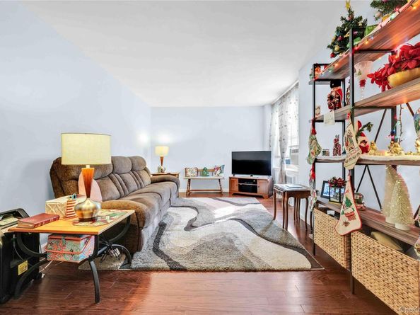 26-25 141 Street 5G, Flushing NY 11354