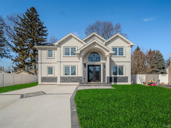 68 Spruce Street, Hicksville NY 11801