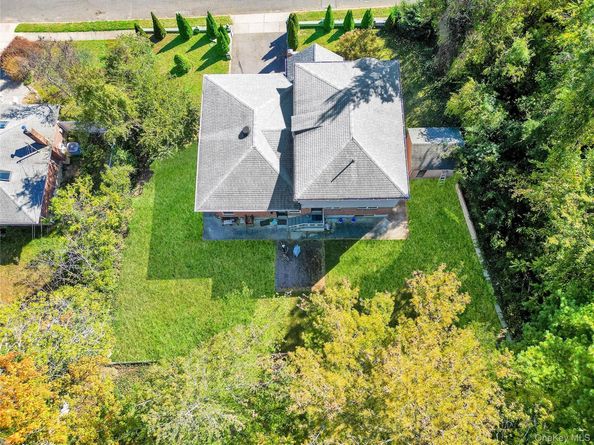 300 Ellen Place, Jericho NY 11753