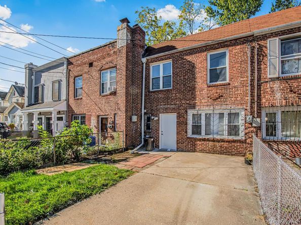 10220 189th Street, Hollis NY 11423