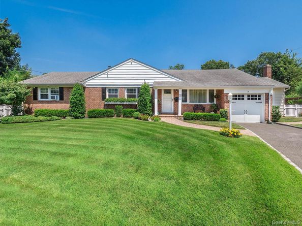 14 Harbor Lane, Glen Head NY 11545