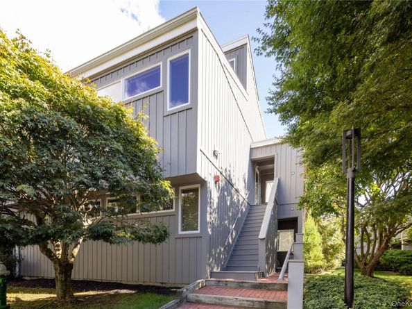 514 Pantigo Road 16, East Hampton NY 11937