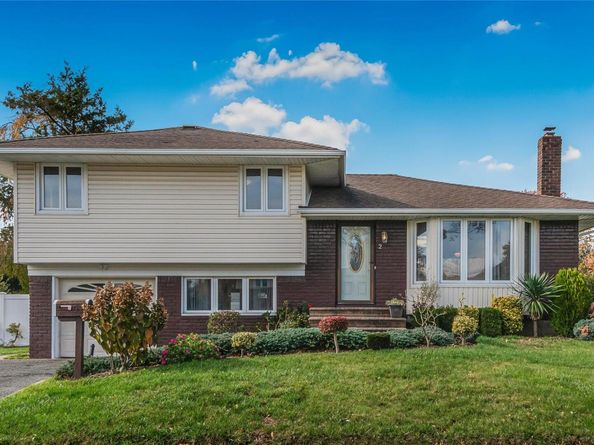 2 Deer Path Lane, Syosset NY 11791