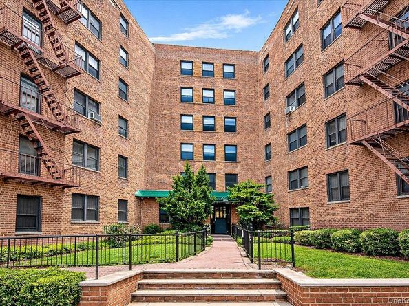 139-05 85th Drive 4G, Briarwood NY 11435