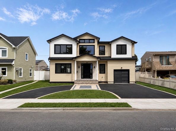 53 Blackbird Lane, Levittown NY 11756