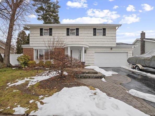 8 Sagamore Way S, Jericho NY 11753