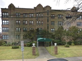 29 Woodmere Boulevard