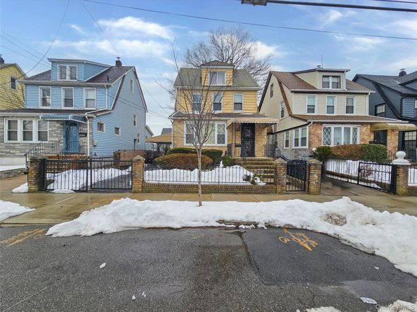 21422 111th Road, Queens Village NY 11429