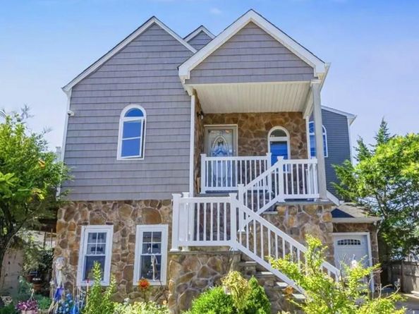 729 S 9th Street, Lindenhurst NY 11757