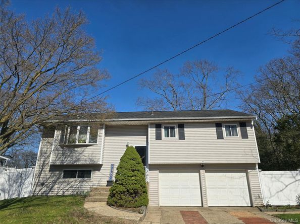 43 Newtown Avenue, Selden NY 11784