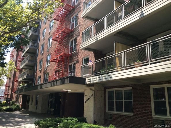 142-05 Roosevelt Avenue 521, Flushing NY 11354
