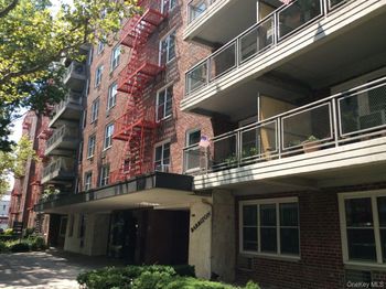 142-05 Roosevelt Avenue