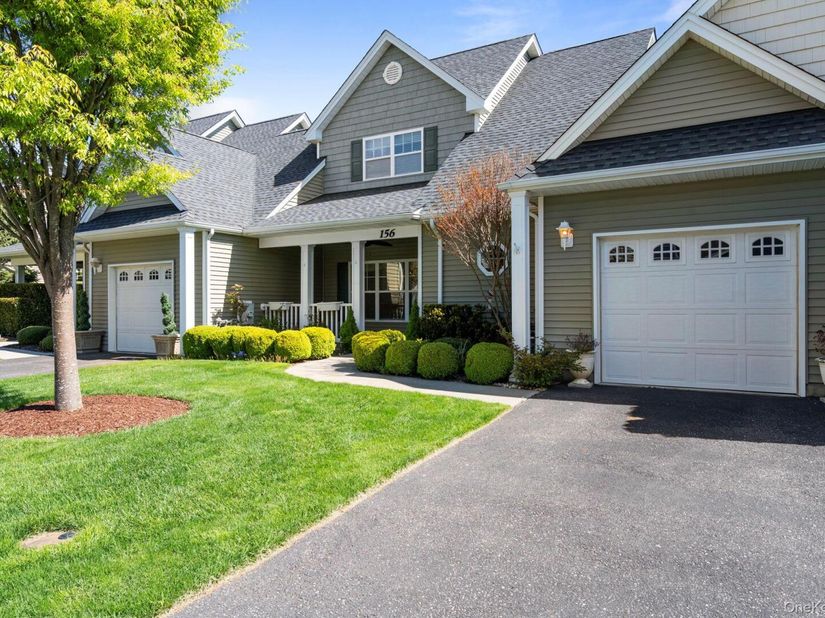 156 Stoneleigh Drive, Riverhead NY 11901