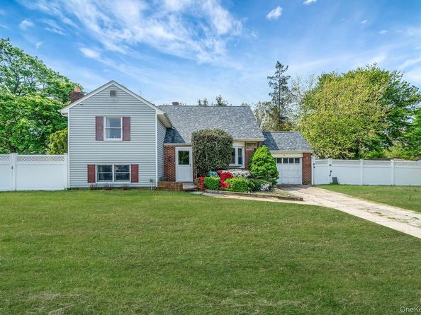 52 Garden Lane, Centereach NY 11720