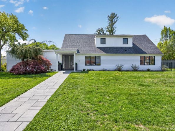 2 Sherwood Lane, Roslyn Heights NY 11577