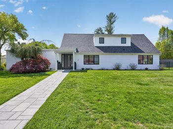 2 Sherwood Lane