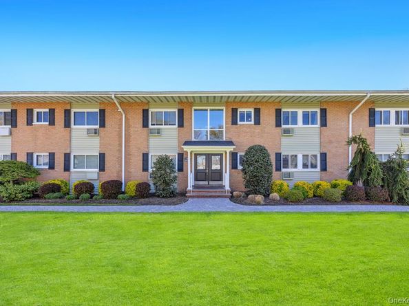 49 Mildred Place 4A, North Babylon NY 11703