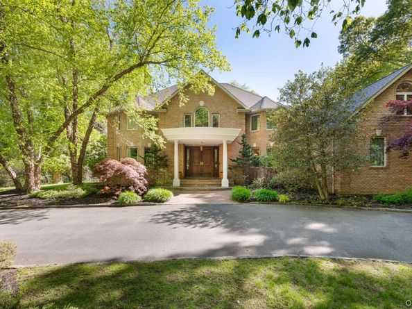 2 Spring Hill Road, Saint James NY 11780