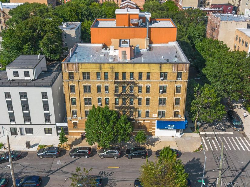 785 E 181 Street 11, Bronx NY 10460