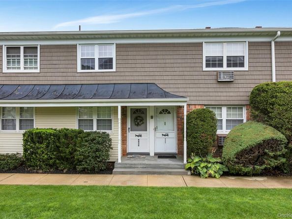 4425 Wilshire 4425, Oakdale NY 11769