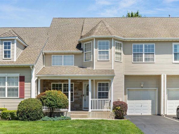 54 Meadow Pond Circle, Miller Place NY 11764