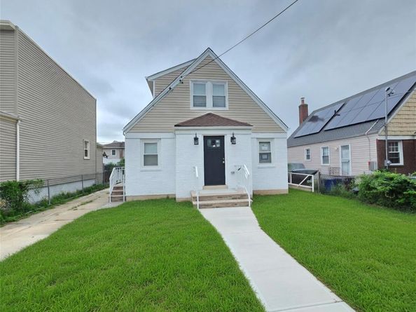 21624 132nd Avenue, Jamaica NY 11413