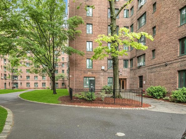 1579 Metropolitan Avenue 3B, Bronx NY 10462