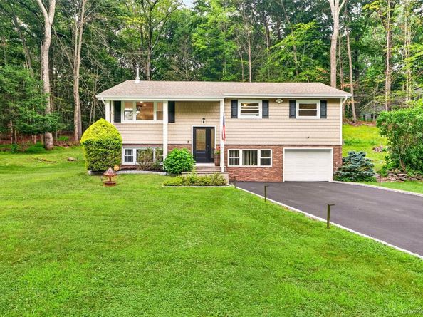 1193 Winding Court, Mohegan Lake NY 10547