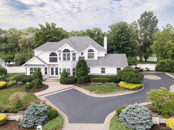 6 Arborvitae Lane, Miller Place NY 11764