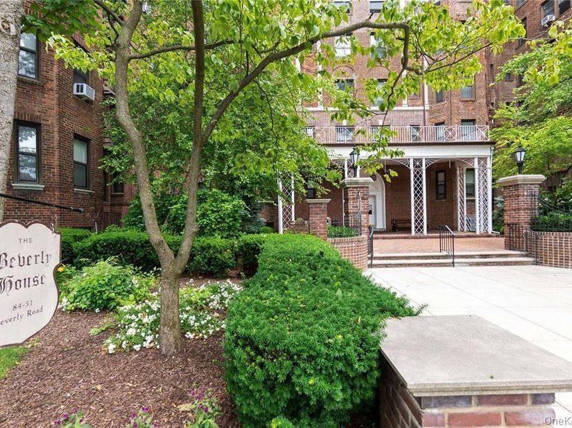 84-51 Beverly Road 6R, Kew Gardens NY 11415