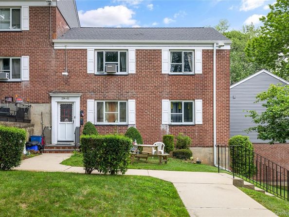 224-02 Stronghurst Avenue 208, Queens Village NY 11427