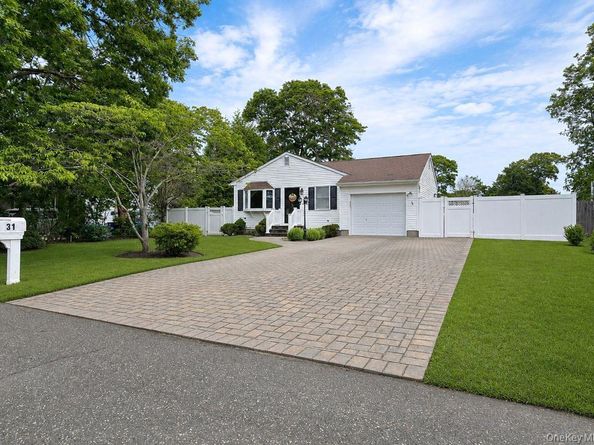 31 Westwood Drive, Shirley NY 11967