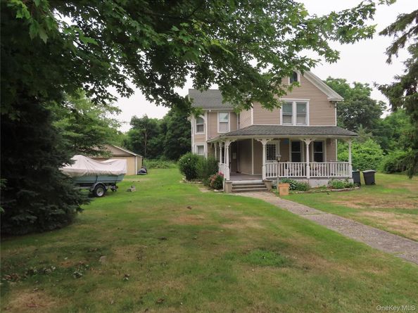 26 Rollstone Avenue, West Sayville NY 11796