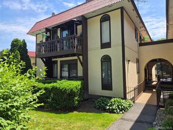 13 Granada Crescent