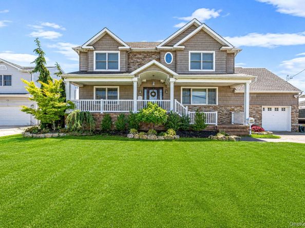 14 Jackson Place, Massapequa NY 11758