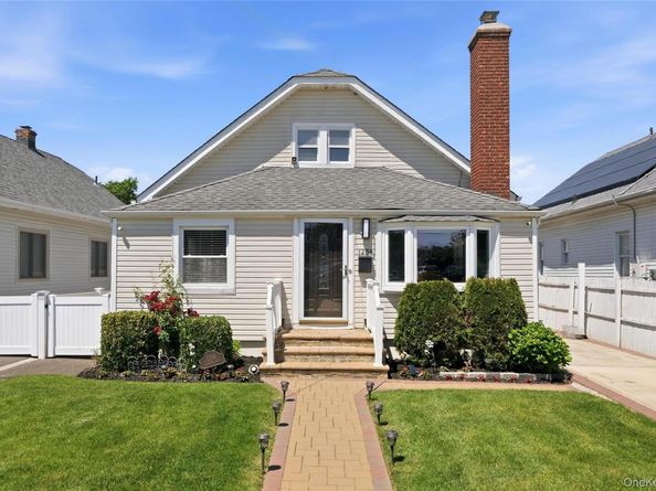 1284 Langdon Boulevard, Rockville Centre NY 11570