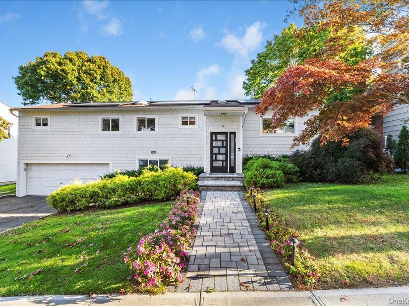 9 Carriage Road, Great Neck NY 11024