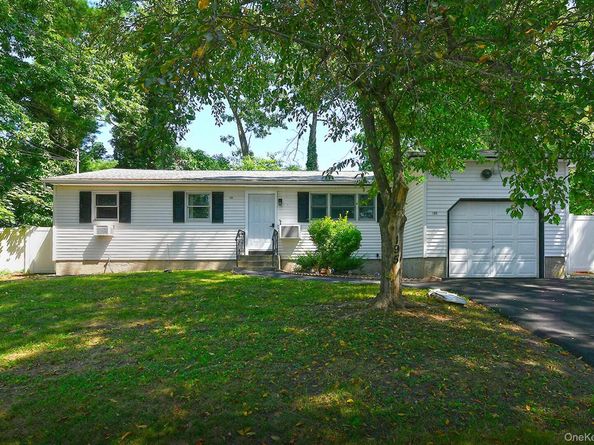 195 Mohawk Street, Ronkonkoma NY 11779