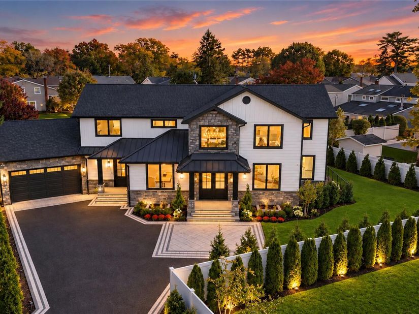 620 Boelsen, Westbury NY 11590
