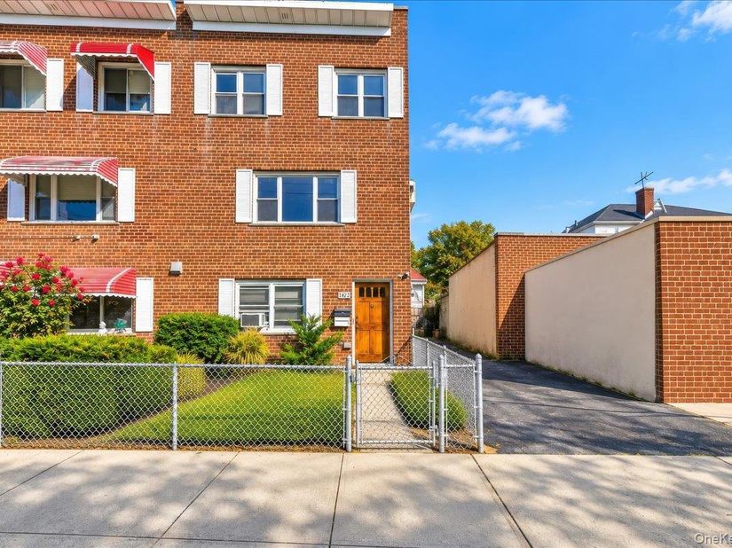 1562 Paulding Avenue, Bronx NY 10462