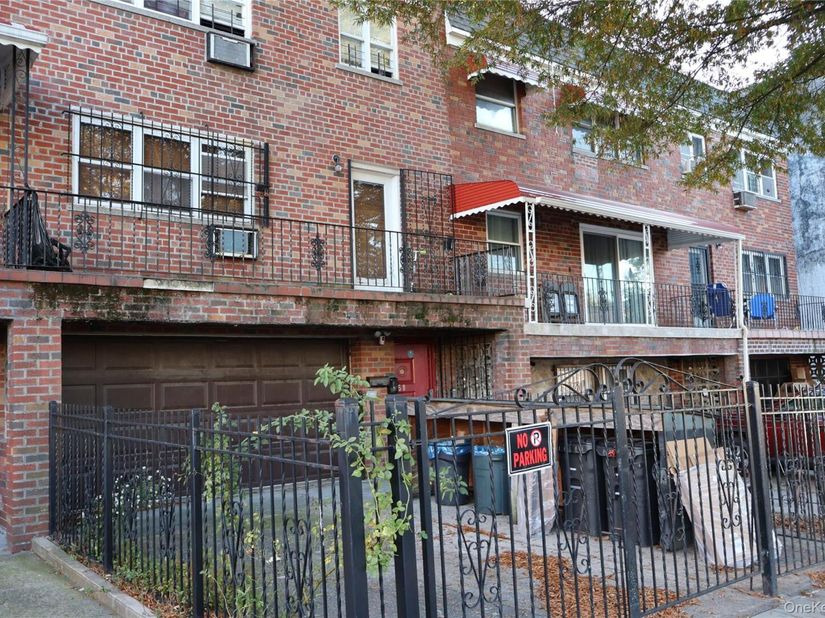 858 Morris Park Avenue, Bronx NY 10462