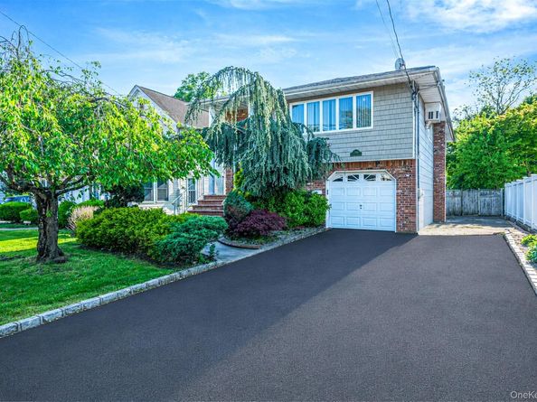 2706 Milburn Avenue, Baldwin NY 11510