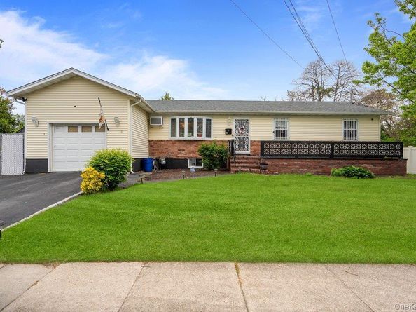 10 Francisco Avenue, Central Islip NY 11722
