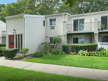 26 Richmond Boulevard