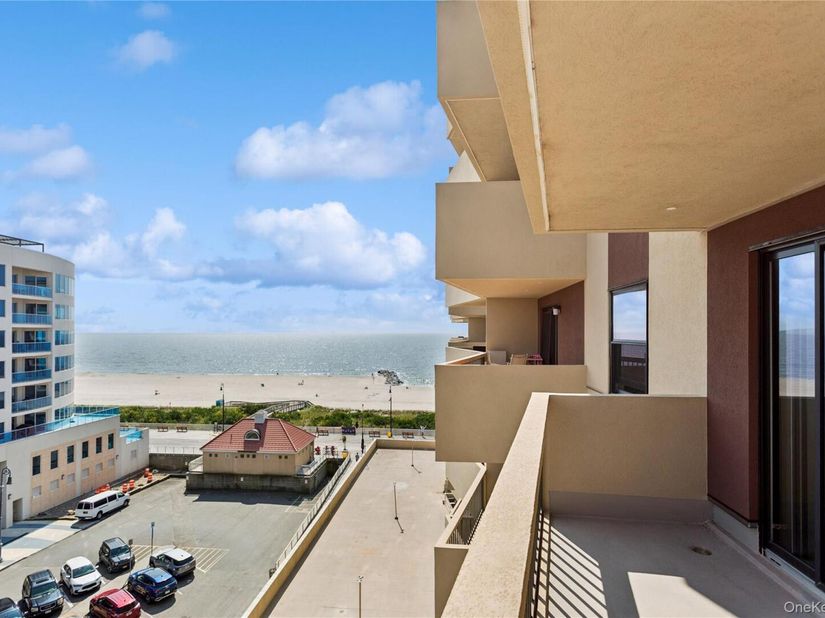 360 Shore 7L, Long Beach NY 11561